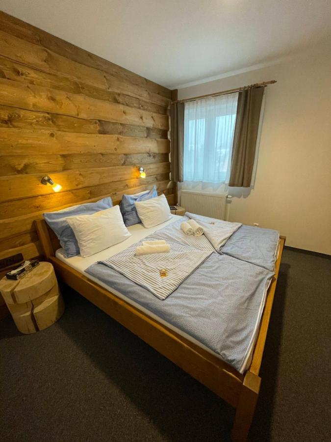 Hotel Kristian Kubova Huť Exterior foto